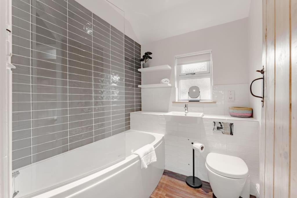 3 Mill Street - Norfolk Cottage Agency Холт Екстериор снимка